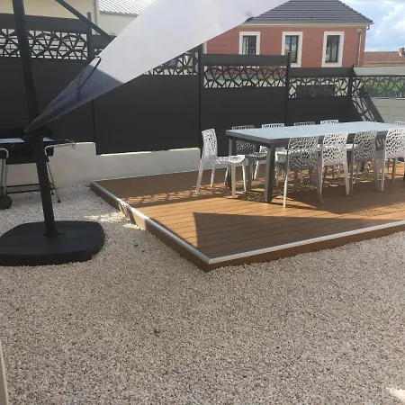 8 A 14 Personnes En Champagne Avec Jacuzzi